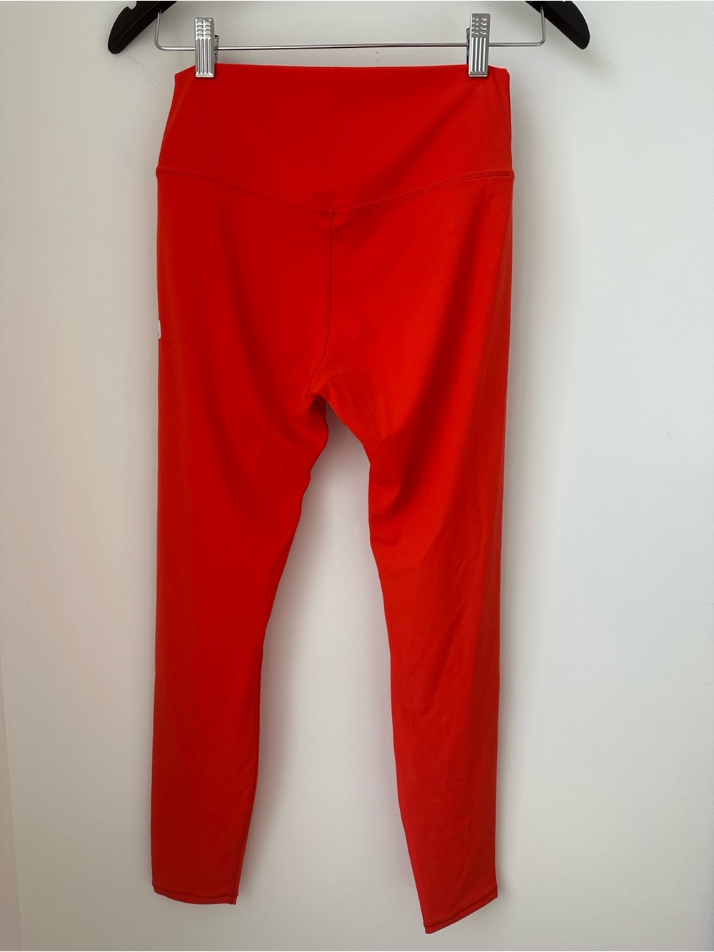 Vuori AllTheForm Leggings in Bright Poppy - Picture 3 of 6